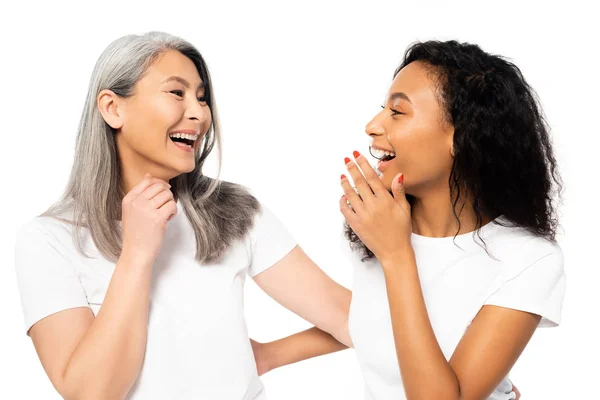 Feliz Afro Americano Asiático Mulheres Rindo Isolado Branco — Fotografia de Stock