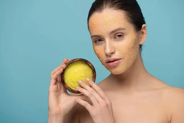 Beautiful Girl Holding Sugar Scrub Wooden Bowl Isolated Blue — Stock Photo, Image