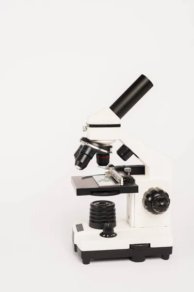 Microscopio Moderno Aislado Blanco Con Espacio Copia — Foto de Stock