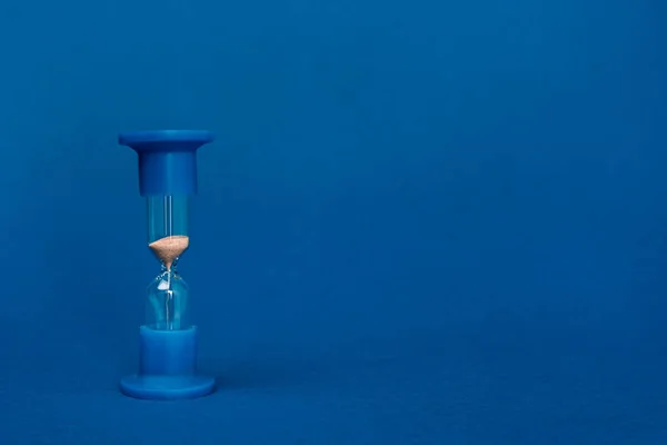 Bright Colorful Hourglass Blue Background Copy Space — Stock Photo, Image