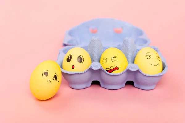 Selective Focus Easter Eggs Facial Expressions Egg Tray Pink Background — Stock Photo, Image