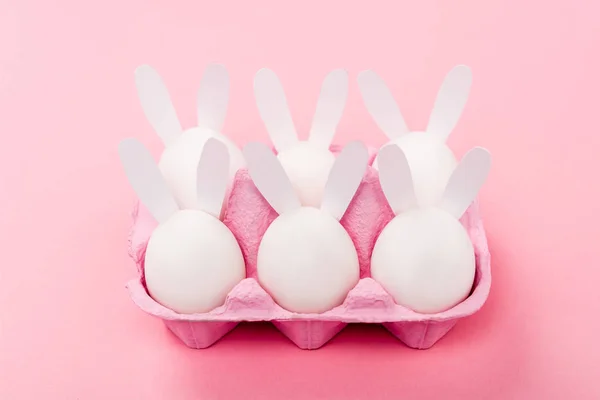 Decorative Easter Bunnies Egg Tray Pink — Stock Photo, Image