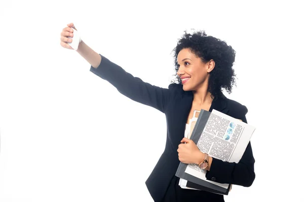 Empresaria Afroamericana Con Documentos Tomándose Selfie Sonriendo Aislada Blanco —  Fotos de Stock