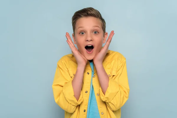 Shocked Cute Kid Looking Camera Blue Background — Stock Photo, Image