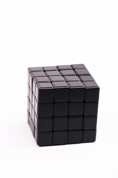Quiiv Ucrânia Fevereiro 2020 Foco Seletivo Cubo Rubik Preto Isolado — Fotografia de Stock