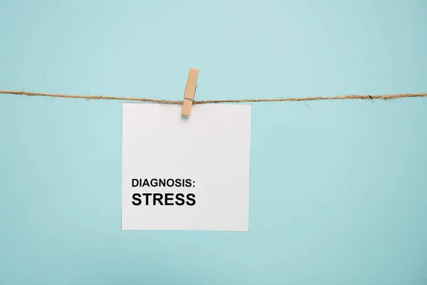 Scheda Con Diagnosi Stress Lettering Corda Con Perno Isolato Blu — Foto Stock