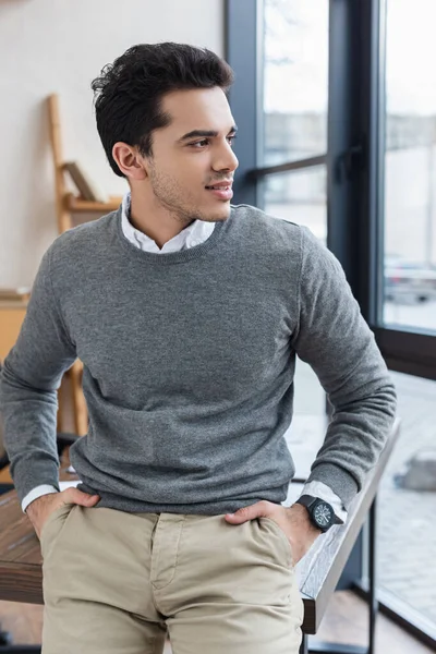 Businessman Hands Pockets Looking Away Smiling Table — Stock Photo, Image