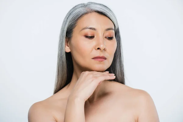 Gri Tenli Gri Saçlı Çıplak Yetişkin Asyalı Kadın — Stok fotoğraf