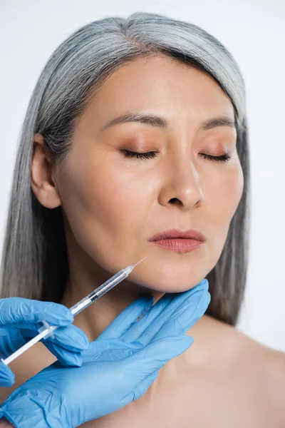Gyönyörű Meztelen Ázsiai Orvos Latex Kesztyű Gazdaság Fecskendő Szépség Injekció — Stock Fotó