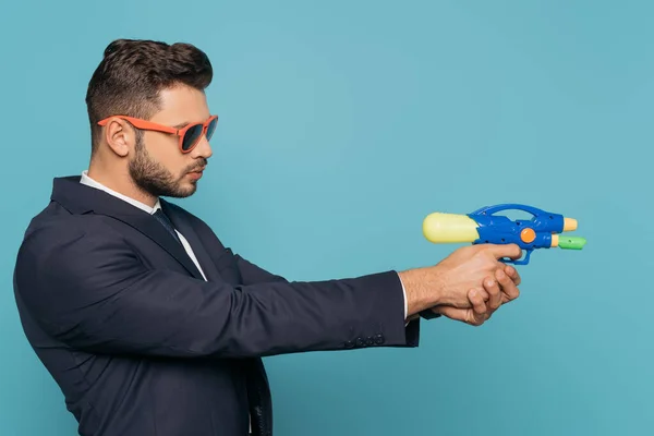 Vue Latérale Homme Affaires Dans Les Lunettes Soleil Tenant Jouet — Photo