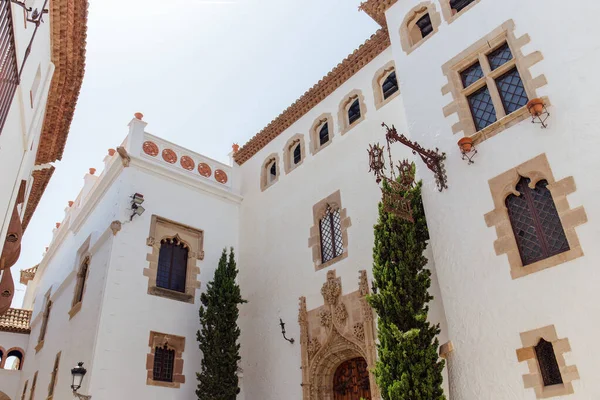 Low Angle View Trees Building White Facade Catalonia Spain — Stock Photo, Image