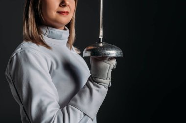 Kırpılmış eskrim manzarası Rapier 'ı siyah renkte tutuyor. 