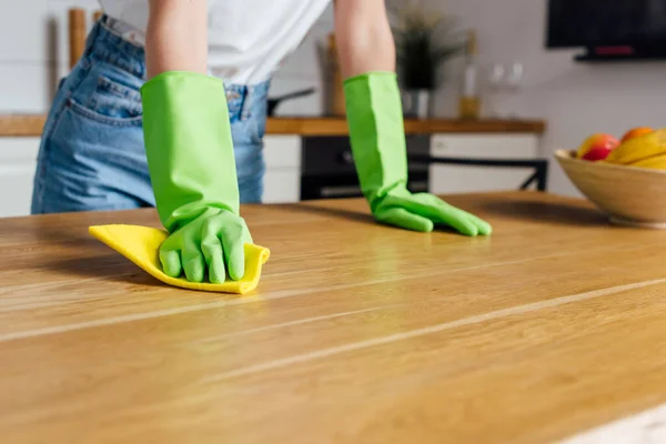 Cropped View Woman Rubber Gloves Holding Rag Table — Stock Photo, Image