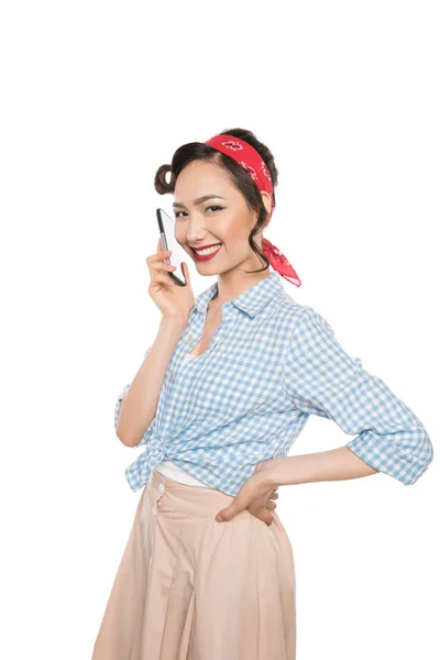 Mujer asiática con smartphone - foto de stock