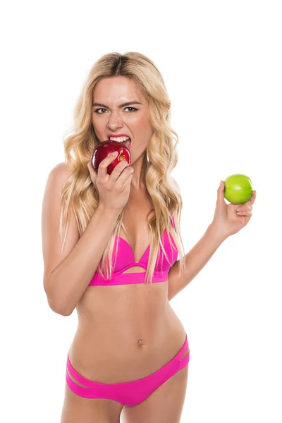 Mujer en bikini con manzanas — Stock Photo