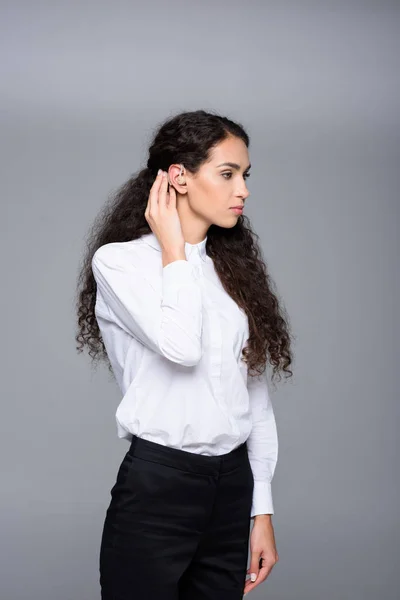 Mulher com aparelho auditivo — Fotografia de Stock