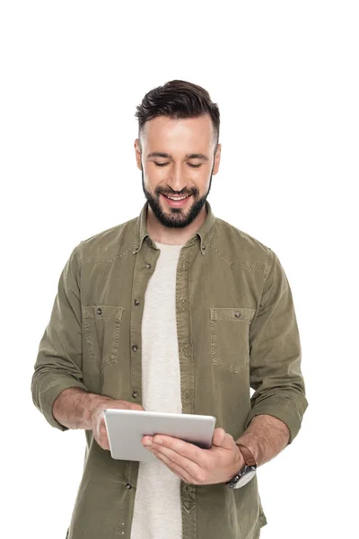 Hombre joven con tableta digital - foto de stock