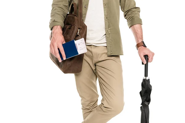 Touriste avec passeport, billets et parapluie — Photo de stock