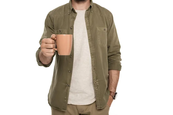 Homme tenant une tasse de café — Photo de stock