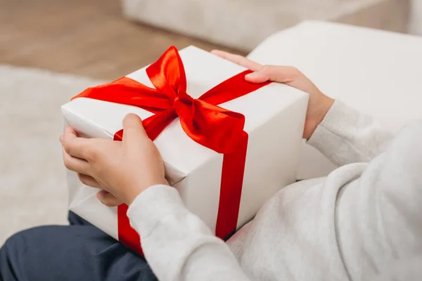 Caja de regalo - foto de stock