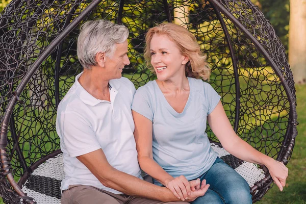 Glückliches Seniorenpaar — Stockfoto