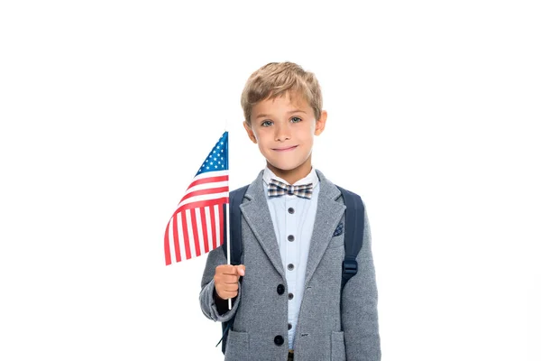 Счастливый школьник с американским флагом — стоковое фото