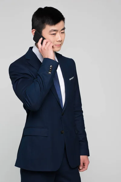 Businessman talking on phone — Stock Photo