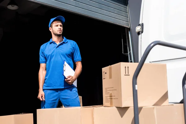 Delivery man — Stock Photo