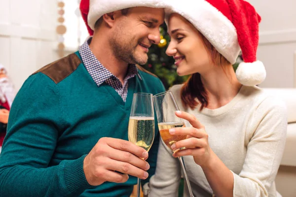 Couple drinking champagne at new year — Stock Photo