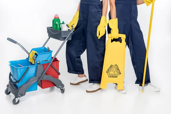 Limpiadores con equipo de limpieza — Stock Photo