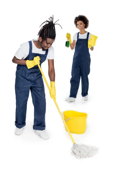 Limpiadores afroamericanos profesionales - foto de stock