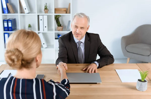 Händedruck — Stockfoto