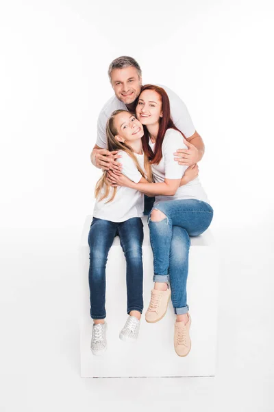 Familia abrazo feliz - foto de stock