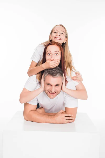 Joven familia feliz — Stock Photo