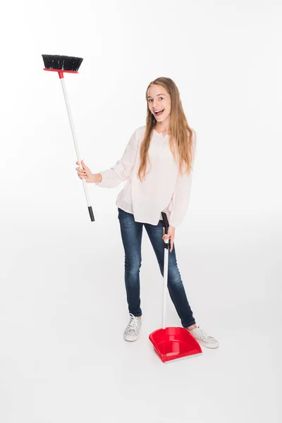 Adolescent fille avec balai — Photo de stock