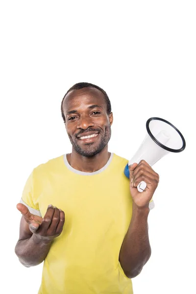 Homem americano africano alegre com bullhorn — Fotografia de Stock