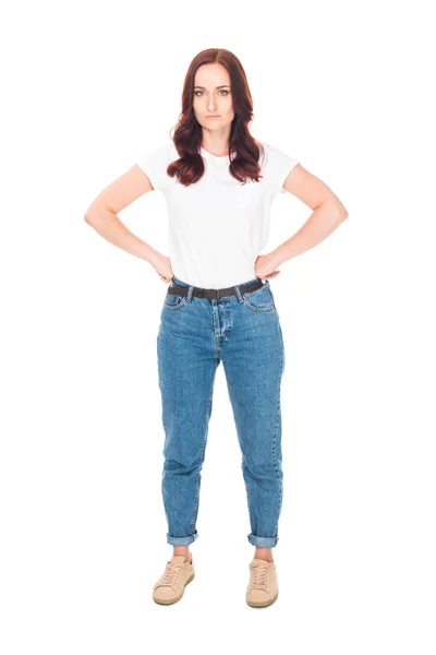 Недовольная девушка в джинсах — стоковое фото