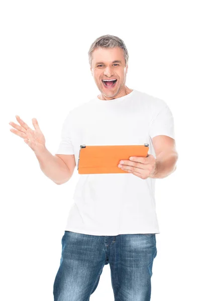 Homme excité avec tablette numérique — Photo de stock