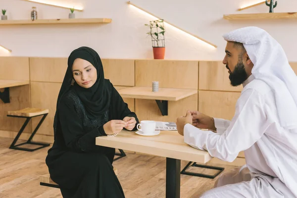 Muslim couple having argument — Stock Photo