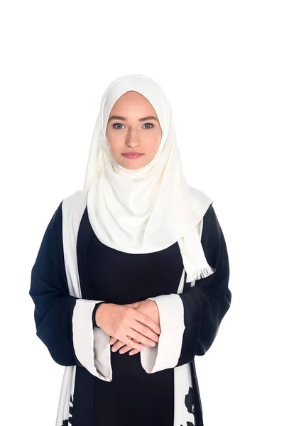 Femme musulmane en hijab — Photo de stock