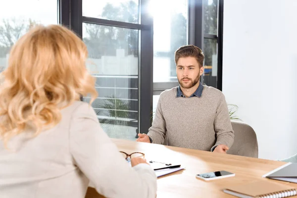 Psychologist and patient at therapy — Stock Photo