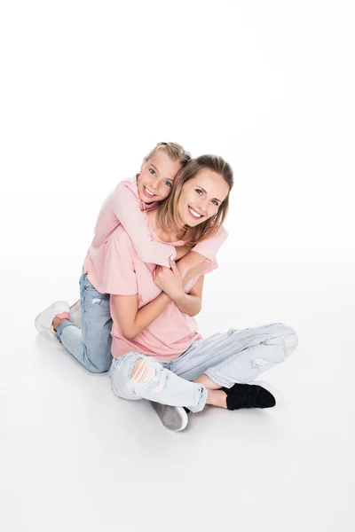 Alegre hija y madre - foto de stock