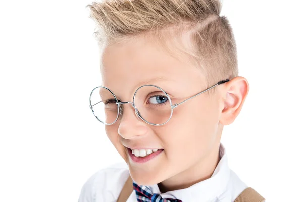 Niño con estilo en gafas graduadas - foto de stock