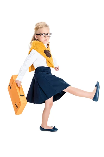 Enfant en lunettes avec mallette — Photo de stock