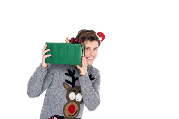 Homme avec cadeau de Noël — Photo de stock