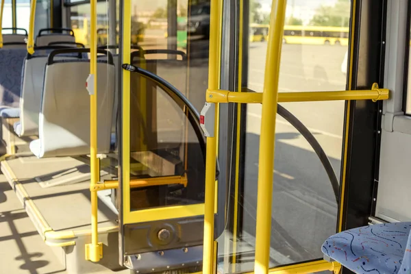 Ciudad Bus Interior - foto de stock