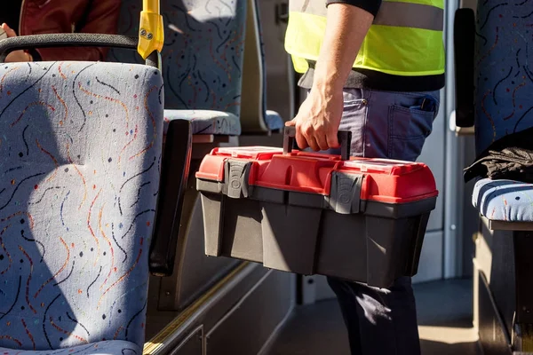 Travailleur dans les transports publics — Photo de stock