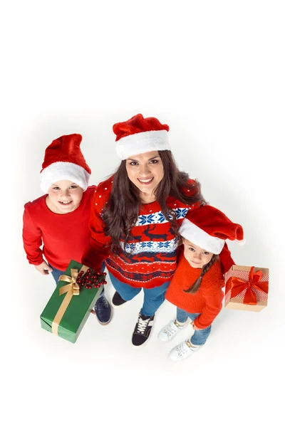 Mãe e filhos no Natal — Fotografia de Stock