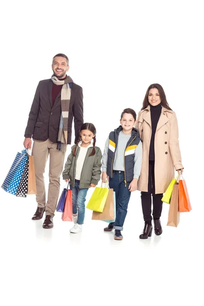 Famille avec sacs à provisions — Photo de stock