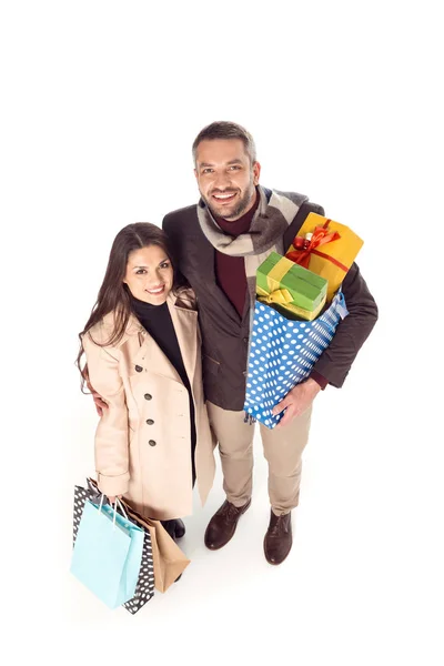 Pareja con bolsas de compras - foto de stock